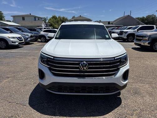 Pure White 2024 Volkswagen Atlas 2.0T SE
