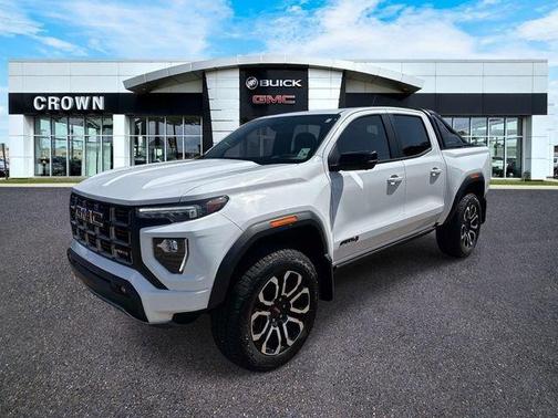 Summit White 2025 GMC Canyon AT4