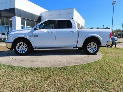 Photo 1 of 30 of 2018 RAM 1500 Longhorn