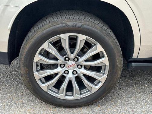 Beige Pearl Metallic 2021 GMC Yukon Denali