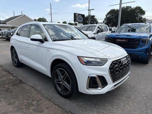 Arkona White 2025 Audi Q5 55 S line quattro Premium