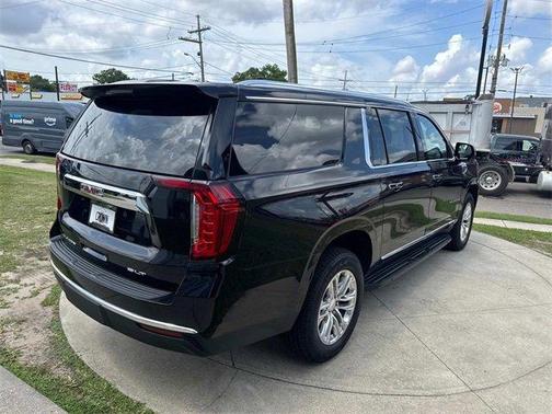 2023 GMC Yukon XL SLT
