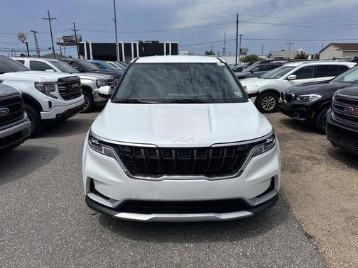 Snow White Pearl 2024 Kia Carnival LX