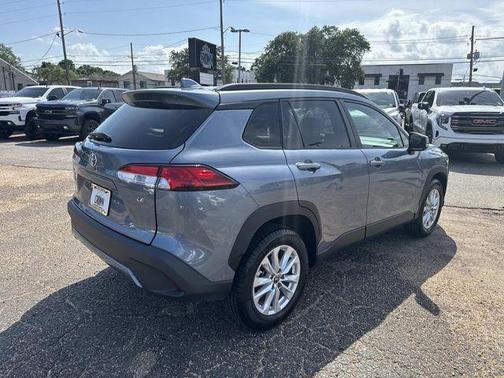 CELESTITE 2022 Toyota Corolla Cross LE