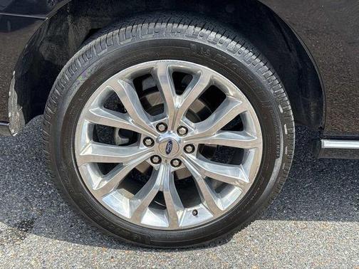 Black Metallic 2019 Ford Expedition Platinum