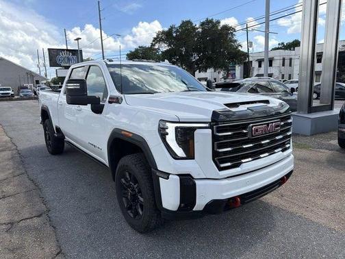 Summit White 2025 GMC Sierra 2500 AT4