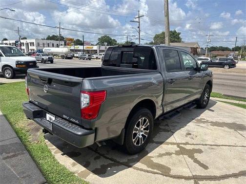 2023 Nissan Titan SV