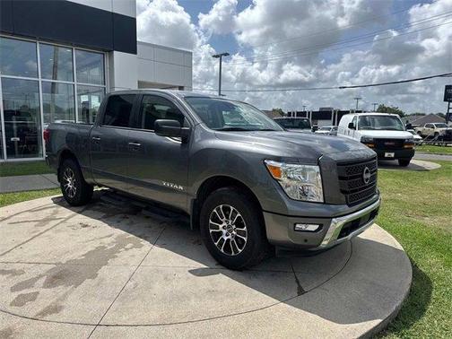 2023 Nissan Titan SV