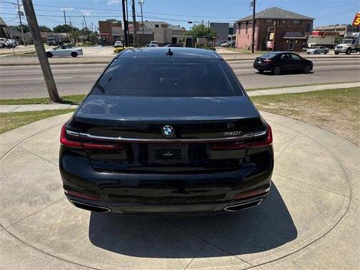 2020 BMW 740 i