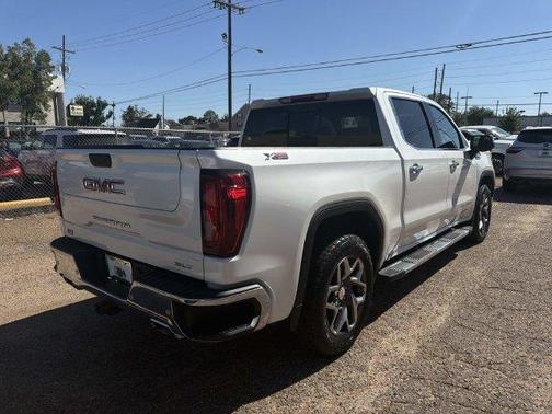 White Frost 2022 GMC Sierra 1500 SLT