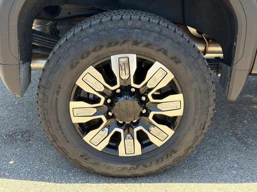Titanium 2025 GMC Sierra 2500 Denali