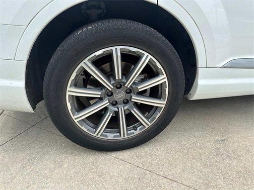 2019 Audi Q7 45 Premium