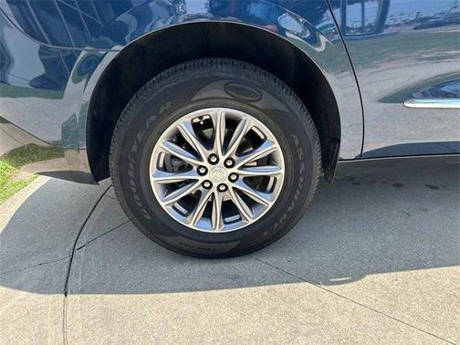 2022 Buick Enclave Essence