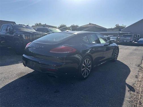 2016 Porsche Panamera 4