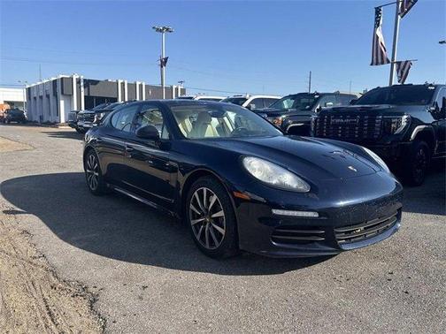 2016 Porsche Panamera 4