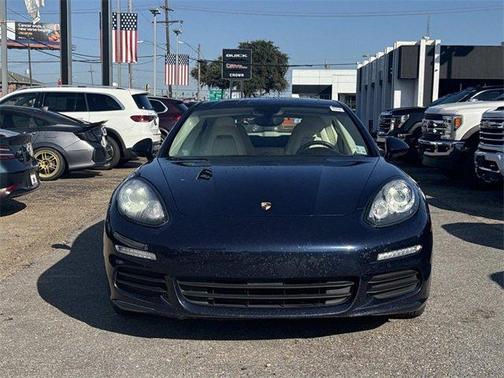 2016 Porsche Panamera 4