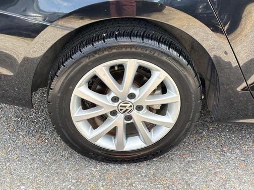 Black 2012 Volkswagen Jetta SE