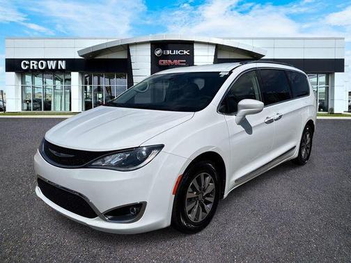 Bright White Clearcoat 2020 Chrysler Pacifica Touring-L Plus