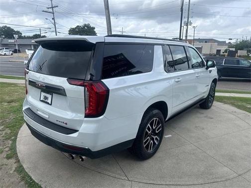 2023 GMC Yukon XL AT4