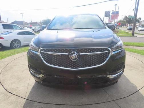 Photo 3 of 33 of 2021 Buick Enclave Avenir