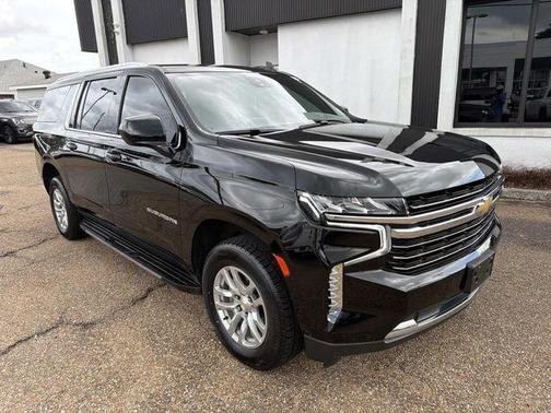 Black 2023 Chevrolet Suburban LT