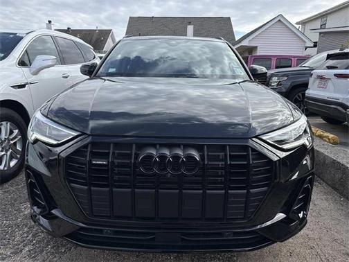 2024 Audi Q3 45 S line Premium