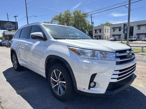 2018 Toyota Highlander SE