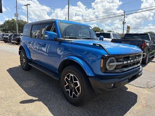 Blue Metallic 2024 Ford Bronco Outer Banks