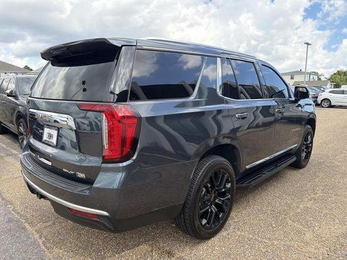 Sky 2021 GMC Yukon SLT