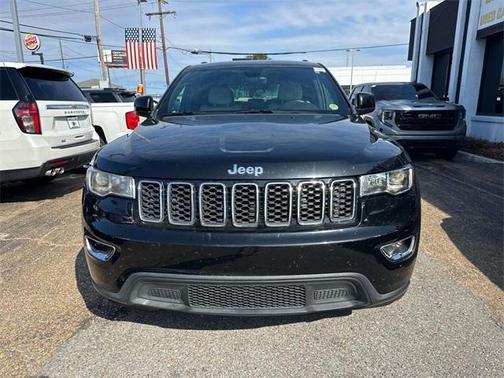 2017 Jeep Grand Cherokee Laredo