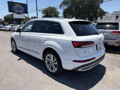 Carrara White 2022 Audi Q7 55 Premium Plus