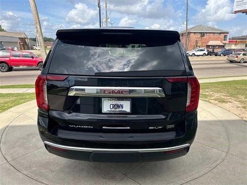 2022 GMC Yukon SLT
