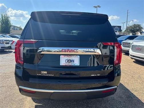 2023 GMC Yukon SLT