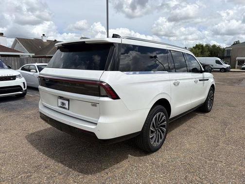White Metallic 2025 Lincoln Navigator L Black Label