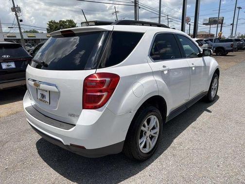 Pearl 2017 Chevrolet Equinox LT