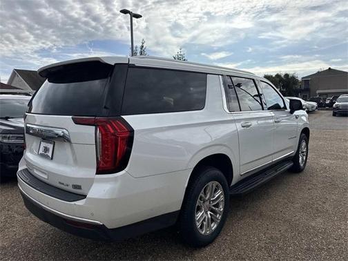 2022 GMC Yukon XL SLT