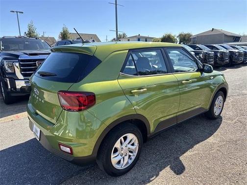 2023 Hyundai VENUE SE