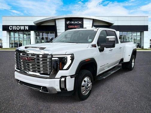 Summit White 2025 GMC Sierra 3500 Denali