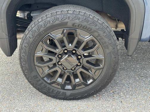 Metallic 2024 GMC Sierra 2500 Denali