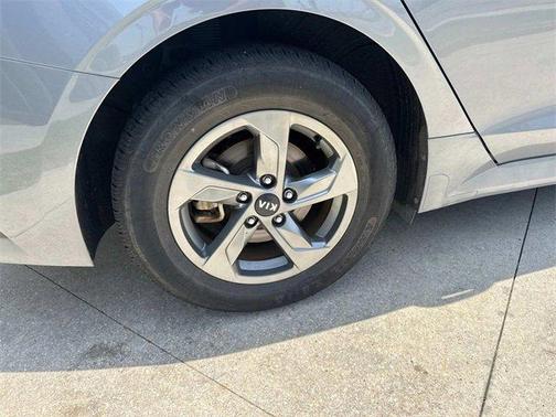 2021 Kia K5 LXS