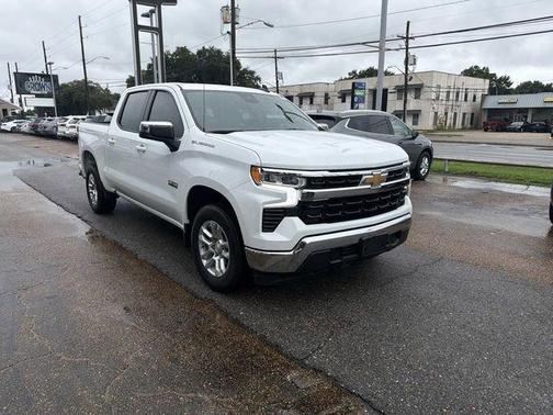Summit White 2024 Chevrolet Silverado 1500 LT