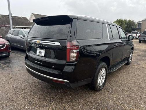 Black 2022 Chevrolet Suburban LT