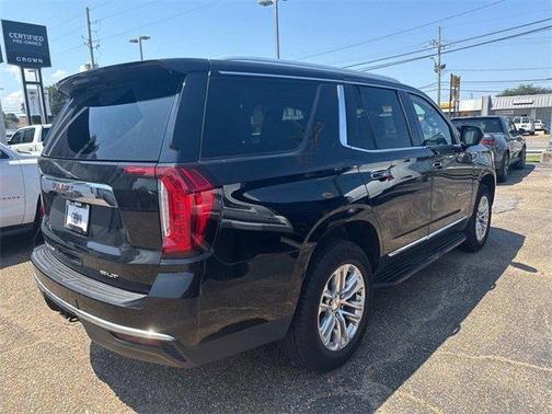 2023 GMC Yukon SLT