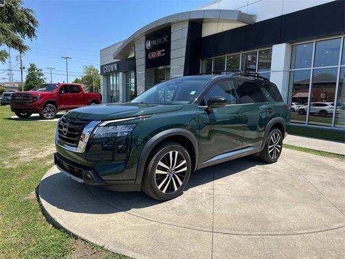 2023 Nissan Pathfinder Platinum