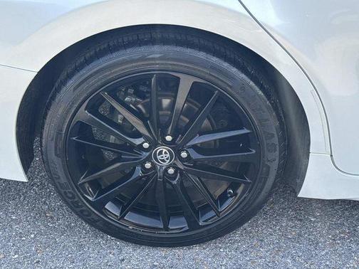 Pearl 2019 Toyota Camry XSE