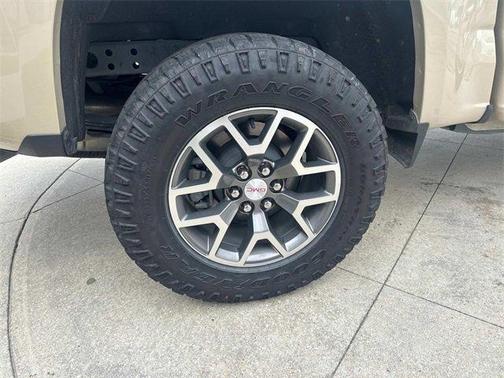 2022 GMC Canyon AT4 w/Leather