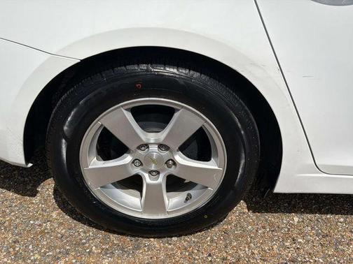Summit White 2015 Chevrolet Cruze 1LT