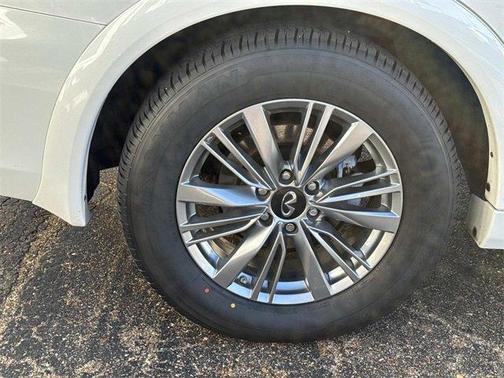 2022 INFINITI QX80 Luxe