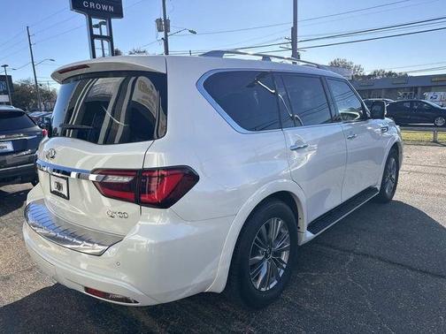 2022 INFINITI QX80 Luxe