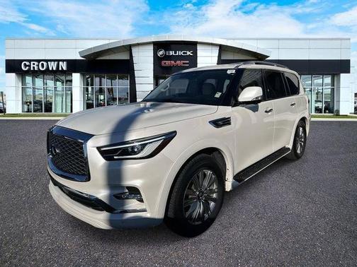 2022 INFINITI QX80 Luxe